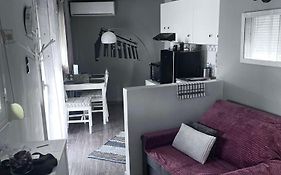 Cozy Studio Apartment In The Heart Of Athens